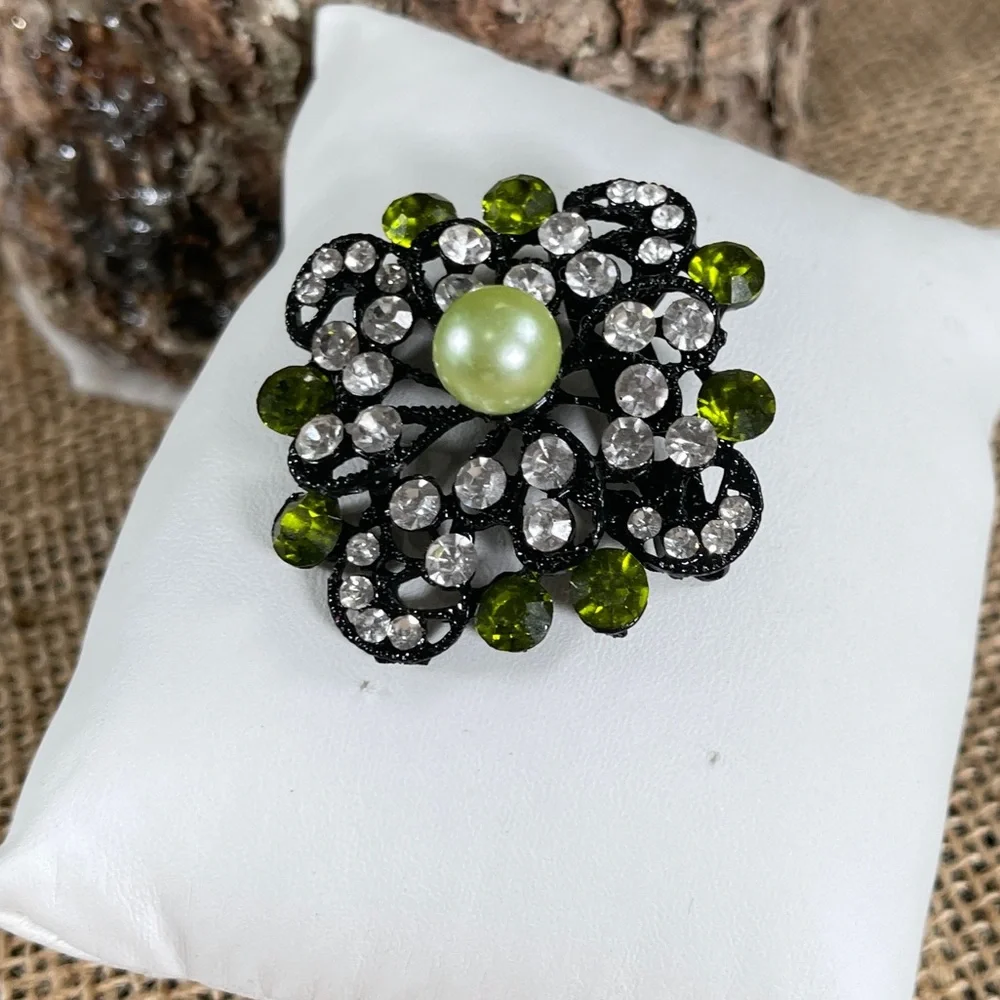 **NWOT Vintage Lime Green Rhinestone Square Pin Brooch